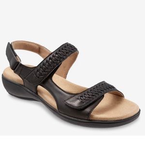 Trotters - Romi. Woven black sandals size 7.